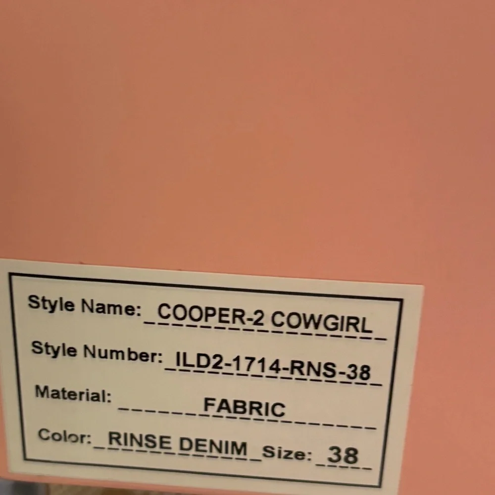 NEW IN BOX Intentionally Blank Cooper Cowgirl Rinse Denim Platform Sandals